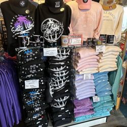 Casa De Regalos - T-shirts 9-2-23