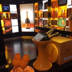 Veuve Clicquot Bar