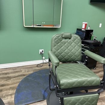 Hitterz Barbershop - Barbers Near Me - Temecula, California Hitterz Barbershop - Barbers Near Me - Temecula, California