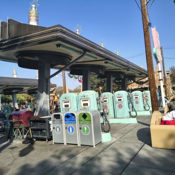 Flo's V8 Cafe - Exterior - Cafes Near Me - Anaheim, California