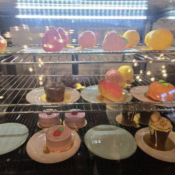 Suzie's Pastry Shoppe - Bakeries Near Me - Houston, Texas
