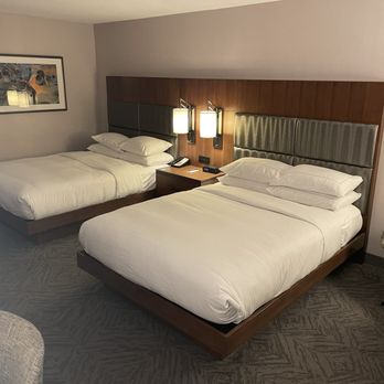DoubleTree by Hilton Lafayette East - Two comfortable queen-sized beds in my room at the DoubleTree - Hotels Near Me - Lafayette, Indiana DoubleTree by Hilton Lafayette East - Two comfortable queen-sized beds in my room at the DoubleTree - Hotels Near Me - Lafayette, Indiana