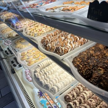 Cafe de Paris Bakery - Bakeries Near Me - Indian Rocks Beach, Florida
