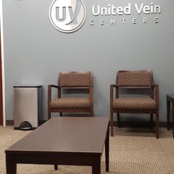 United Vein Centers - Northfield - Reception, waiting room