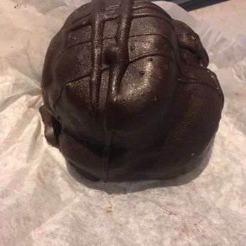 Mike's Pastry - Boston cream puff - Bakeries Near Me - Boston, Massachusetts Mike's Pastry - Boston cream puff - Bakeries Near Me - Boston, Massachusetts