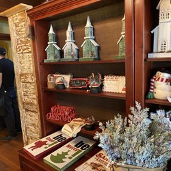 Coleman House Inn - They sell decor too!