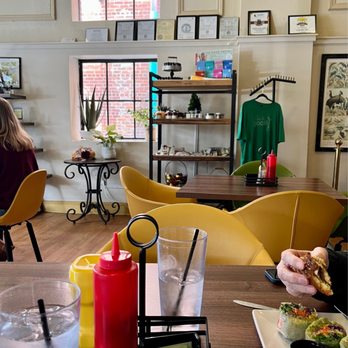 Good Life Cafe - Funky decor - Vegan Near Me - Columbia, South Carolina Good Life Cafe - Funky decor - Vegan Near Me - Columbia, South Carolina