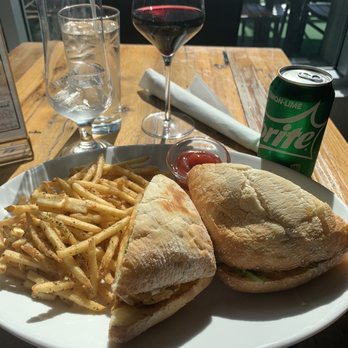 Verre Wine Bar - Chicken & Brie - Wine Bars Near Me - Arlington, Virginia