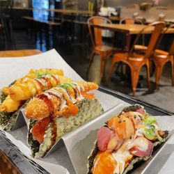 En Hakkore 2.0 - Taco - Shrimp Tempura, Crunch&Fire, Savory (left to right)