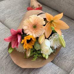 Lucy's Florist - Flower bouquet