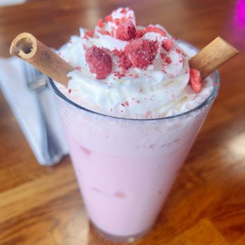 Madres Brunch - Strawberry horchata - Breakfast & Brunch Near Me - Bellflower, California Madres Brunch - Strawberry horchata - Breakfast & Brunch Near Me - Bellflower, California