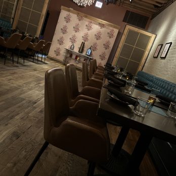 ROOP Chicago Innovative Indian Restaurant & Cocktail Bar - Indian Near Me - Chicago, Illinois