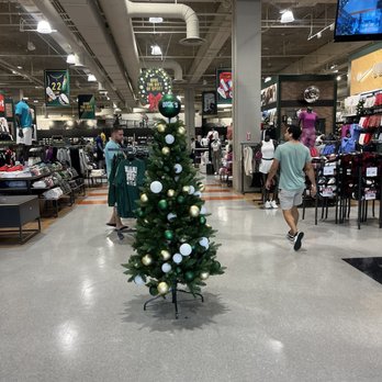 DICK'S Sporting Goods - Entrance - Sports Wear Near Me - Miami, Florida