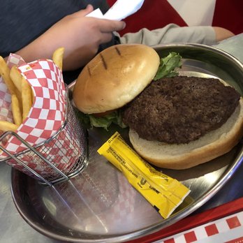Cruiser's Cafe 66 - Classic Cruiser 's Cheeseburger - American Near Me - Williams, Arizona