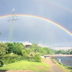 Pier 3 - Das Pier 3 liegt direkt an der Elbe.