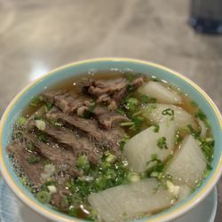88 Noodle Papa - Beef Stew w/ Rice Noodle in Clear Beef Soup