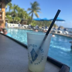 Bolongo Bay Beach Resort - 007 makes the best drinks