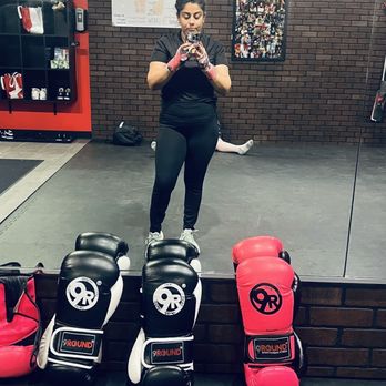 9Round Kickboxing Fitness - Kickboxing Near Me - Wheeling, Illinois