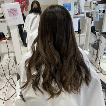 HeadQuarter Salon - Final balayage results after hair was curled - Hair Salons Near Me - Chicago, Illinois HeadQuarter Salon - Final balayage results after hair was curled - Hair Salons Near Me - Chicago, Illinois