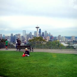 A quick stop to take photos of the skyline from the overlook.