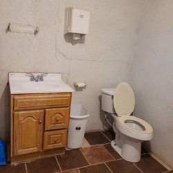 I-10 RV Park - Bathroom