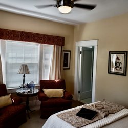 Bayberry Inn Bed and Breakfast and Retreat - Updated Plum Blossom Room 2022