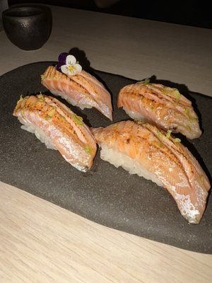 Kuromon Sushi by null