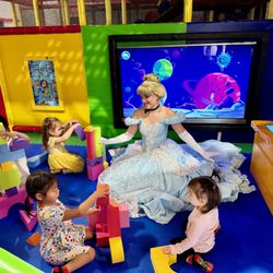 Peek-a-Boo Factory - Princess parties