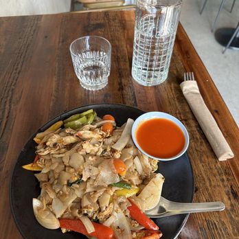 Tee Sud Thai Rustic and Bar - Drunken Noodle - Bars Near Me - Snohomish, Washington Tee Sud Thai Rustic and Bar - Drunken Noodle - Bars Near Me - Snohomish, Washington