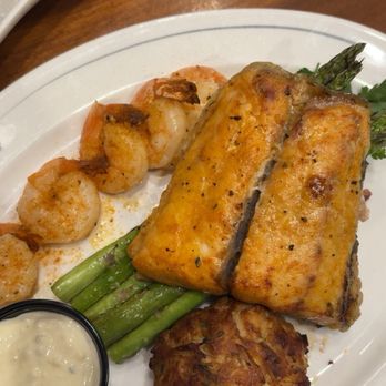 Phillips Seafood - Broiled Seafood Trio - Seafood Near Me - Baltimore, Maryland Phillips Seafood - Broiled Seafood Trio - Seafood Near Me - Baltimore, Maryland