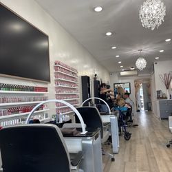 Super Nails & Hair - Inside