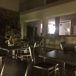 Hôtel Saint Erasme - Terrace bar at night.