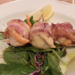 Gladstone Country Inn - Bacon wrapped scallops, $12.50