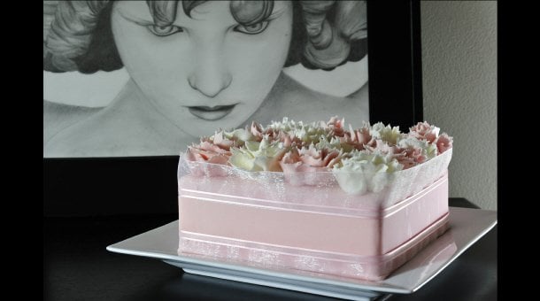 Sweet On Sweets Logo
