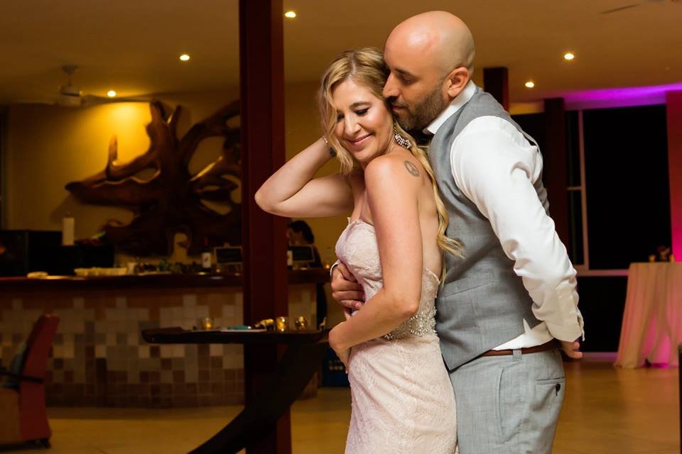 Living Room to Ballroom Logo