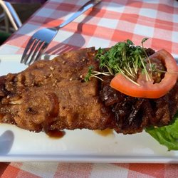 Dit Smørrebrød - Brot mit gewärmten Hering und Schmelzzwiebeln.
