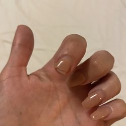 Dolce Nails - Index and thumb nail cracked in half (didn't even feel it come off, just looked at my hand and it was gone)