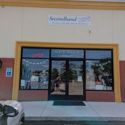 Secondhand Curves - Front door