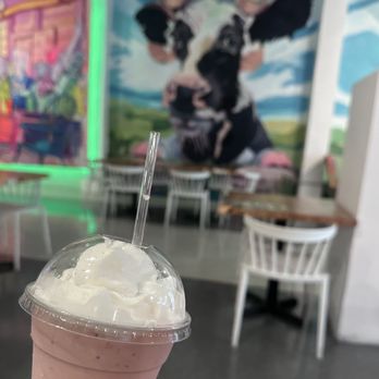 100% HP - Strawberry milkshake - Vegan Near Me - San Juan, Puerto Rico