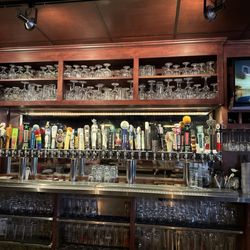 Buster's on 28th - 36 beers on tap
