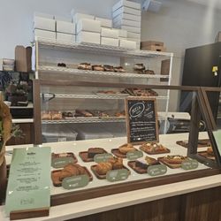 Aube Boulangerie - Pastries showcase