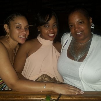 Residuals Tavern - We chillin - Sports Bars Near Me - Studio City, California
