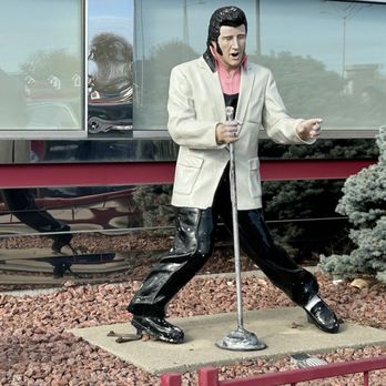Denny's - Elvis - Diners Near Me - Lake Delton, Wisconsin