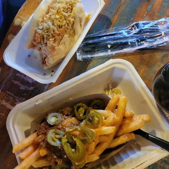 Tipsy Cactus TapRoom & Bottle Shop - Simon's Hot Dogs was parked outside. - Wine Bars Near Me - Mesa, Arizona