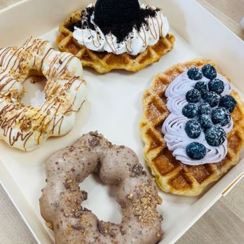 Mister Monut - Desserts Near Me - Waltham, Massachusetts
