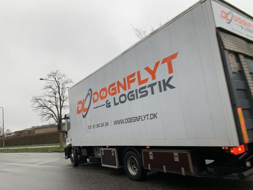 DL DØGNFLYT & LOGISTIK 13 Photos Hammerensgade 1, København