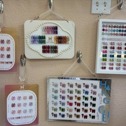 Diane Nails and Spa - Cats eye color.