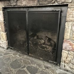 Copper Kettle - Huge fireplace in dining room!