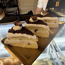 Cannoli Cake Cannoli Cake