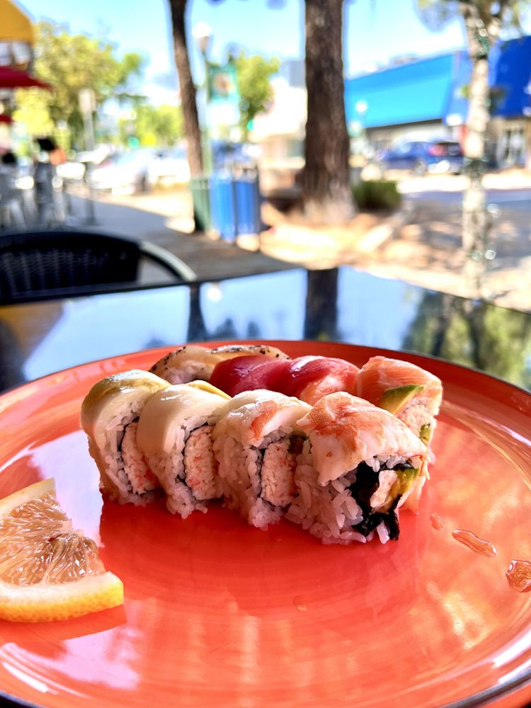 Sake Sushi Bar and Lounge